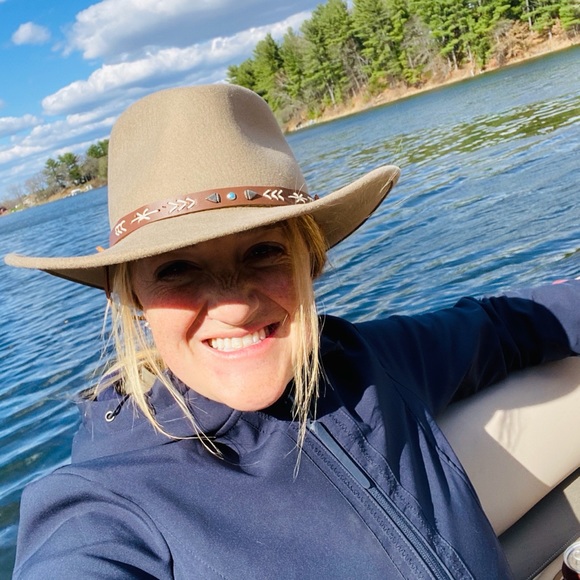 Meet your Posher, Meredith - Picture 1 of 1